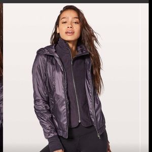 Lululemon Scuba Hoodie Glyde in Boysenberry..